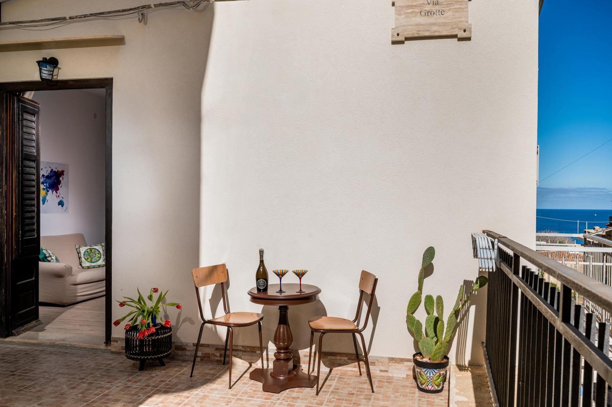 Casa Vacanza La Finestra Sul Porto Castellammare del Golfo Exterior foto
