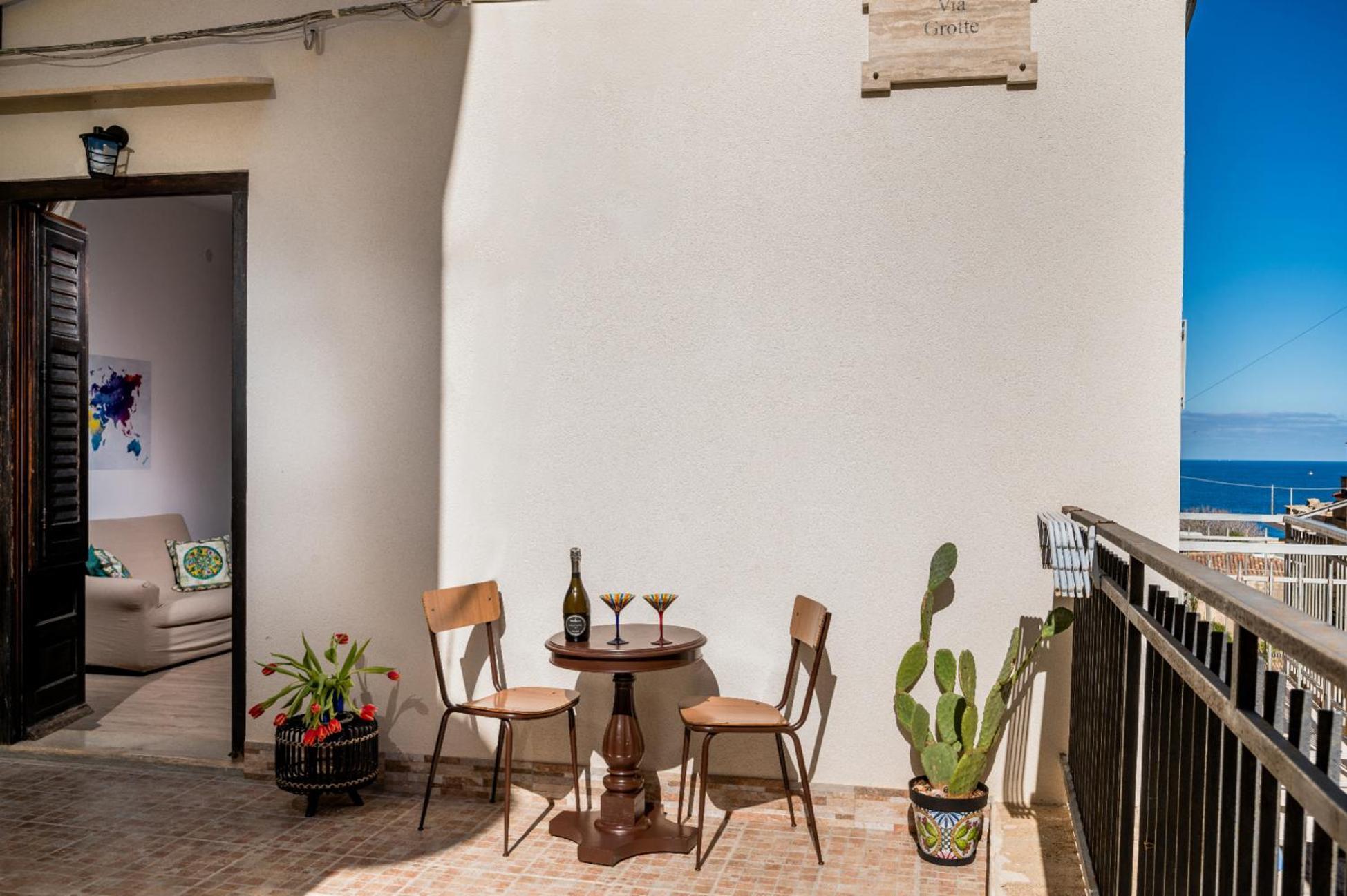 Casa Vacanza La Finestra Sul Porto Castellammare del Golfo Exterior foto